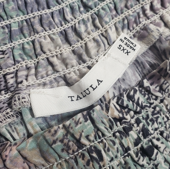 Aritzia Talula Short Sleeve Patterned Blouse - Picture 5 of 8